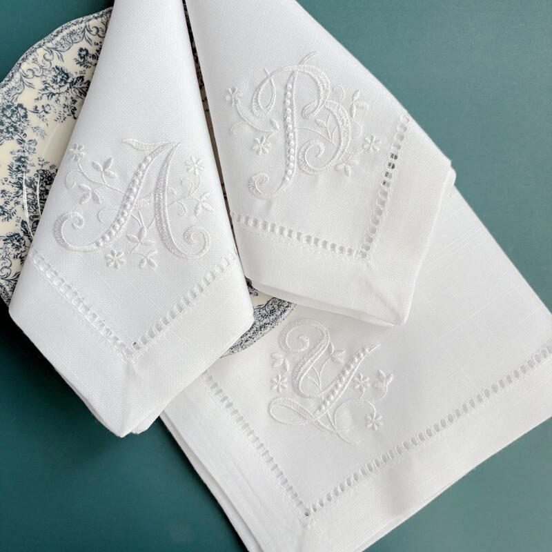 Letter Napkin Monogram Embroid - مراجعة Monogrammed Handkerchief وسعره