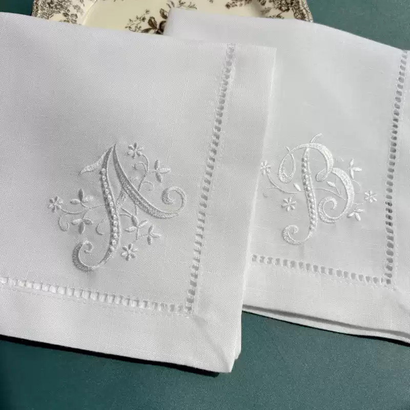 Letter Napkin Monogram Embroid - مراجعة Monogrammed Handkerchief وسعره